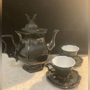 Full killstar tea set no flaws